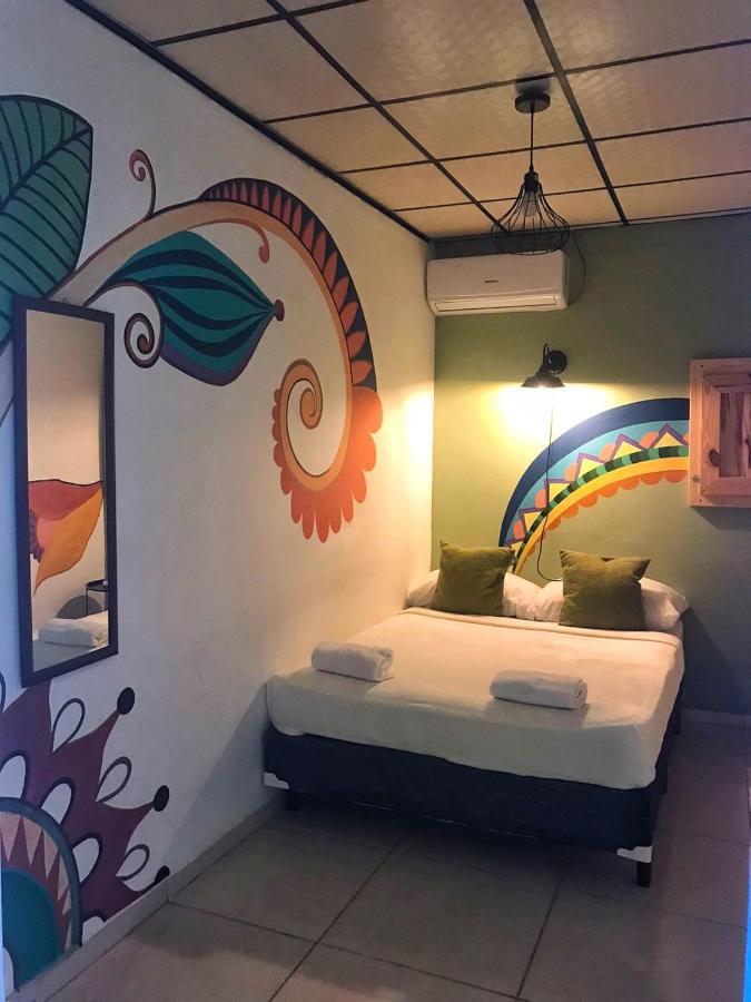 Hostal & Cafe Travelers Santiago Eksteriør billede