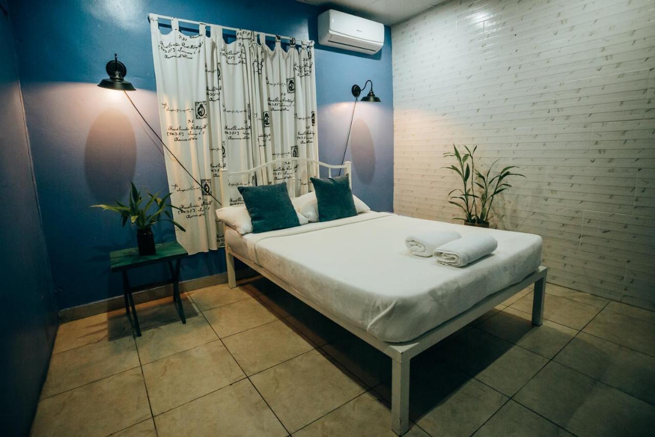 Hostal & Cafe Travelers Santiago Eksteriør billede