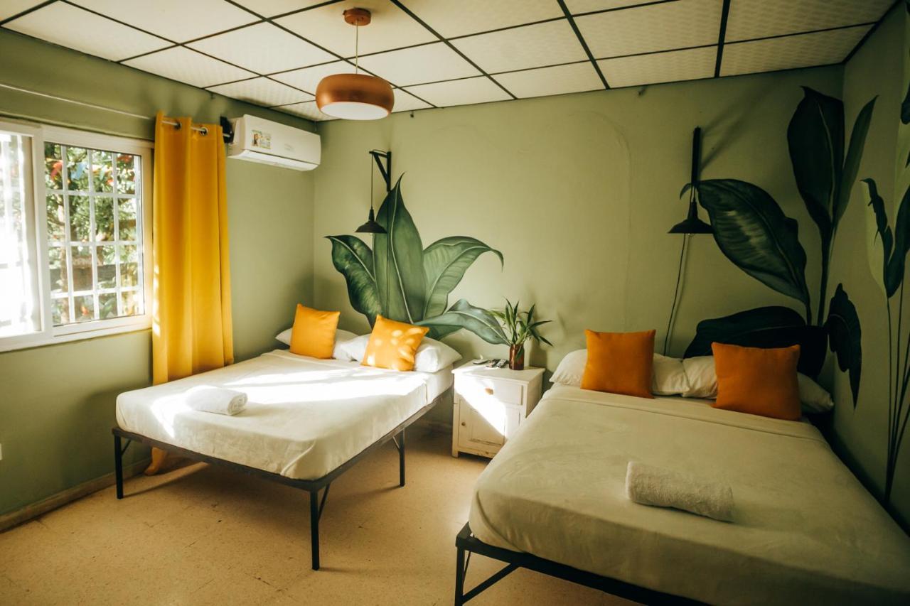 Hostal & Cafe Travelers Santiago Eksteriør billede