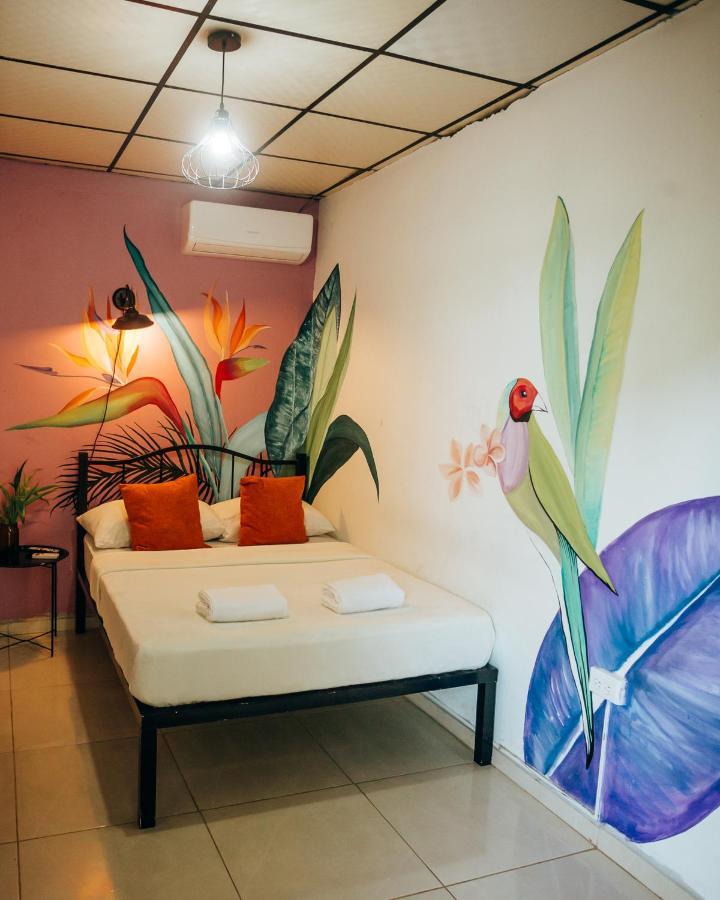 Hostal & Cafe Travelers Santiago Eksteriør billede