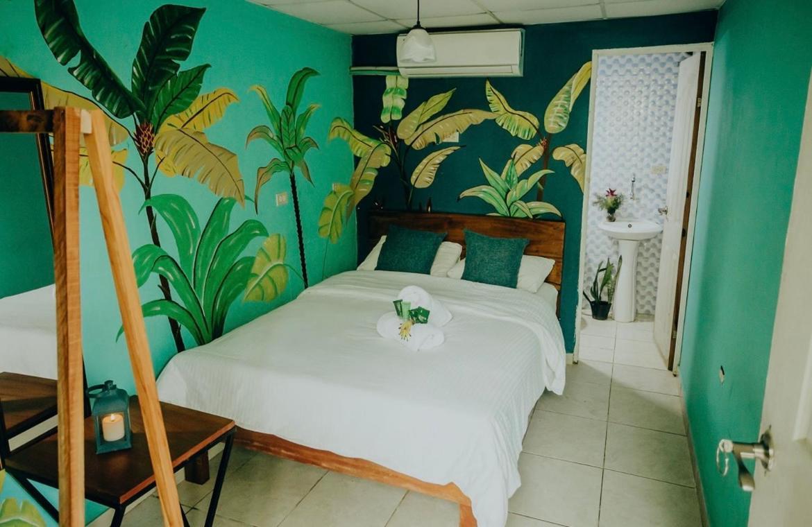 Hostal & Cafe Travelers Santiago Eksteriør billede